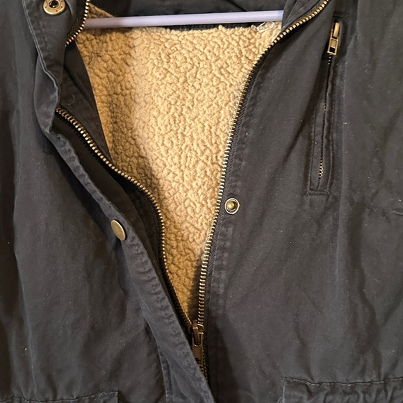 Black Hooded Vest with Sherpa Lining - Picture 2 of 8